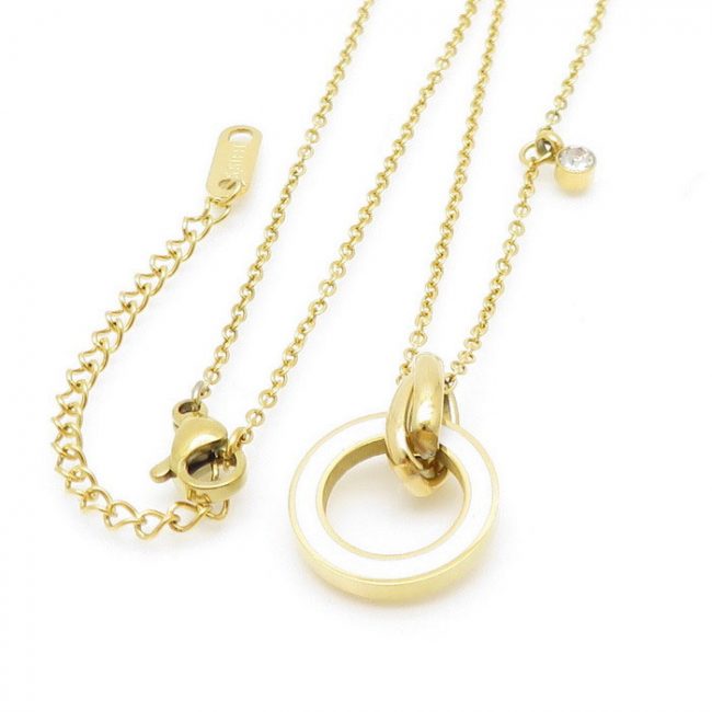 Zlatá jemná retiazka s príveskom v tvare obruče  s praktickým zapínaním na karabínku, s ktorým Váš dekolt vynikne