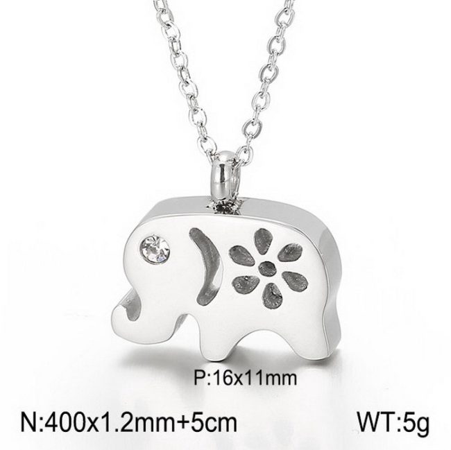 Zažiarte s týmto exkluzívnym kúskom retiazky s príveskom v tvare slovníka s krištáľom a buďte v každej chvíli oslnivo krásna