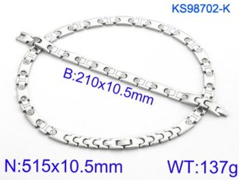 Jednoducho krásny strieborný set retiazky a náhrdelníka vhodný na bežné nosenie, tak k elegantnému ako aj športovému oblečeniu.